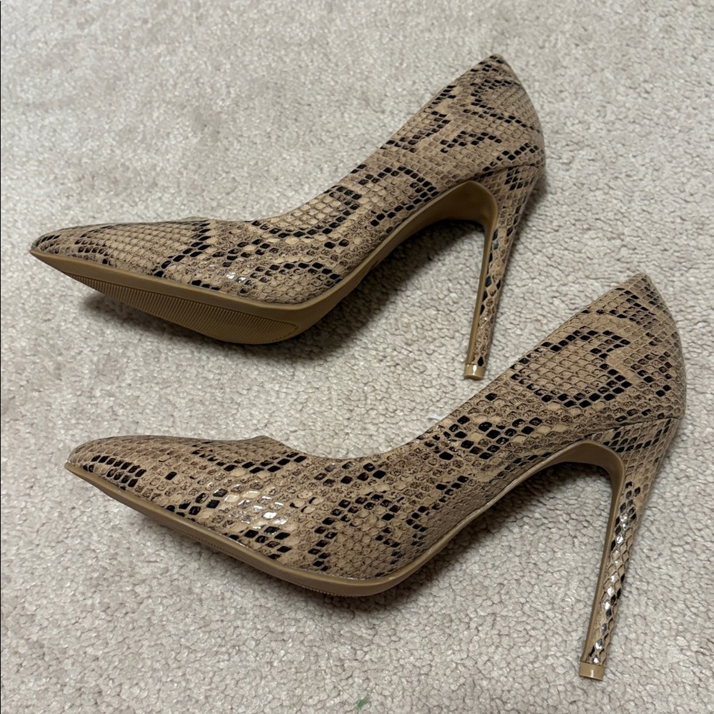 Snake Stilettos - Picture 4 of 9